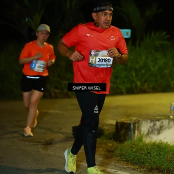 Runner Photo 8430007