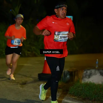Runner Photo 8430009