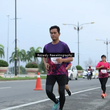 Runner Photo 8430038