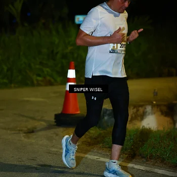 Runner Photo 8430043