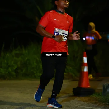 Runner Photo 8430154