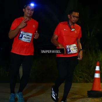 Runner Photo 8430309