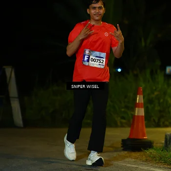 Runner Photo 8430651