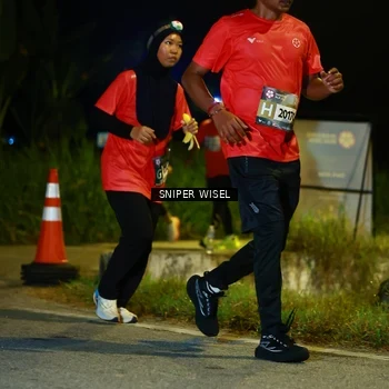 Runner Photo 8430765