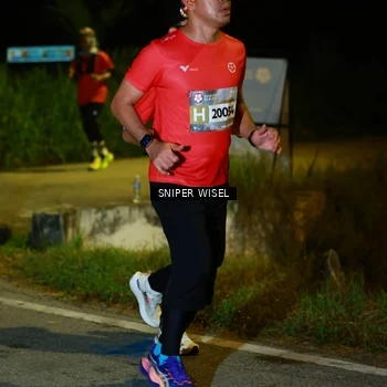Runner Photo 8430800