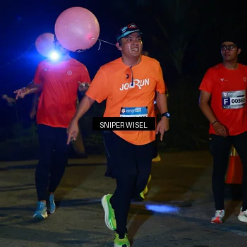 Runner Photo 8431045