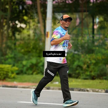 Runner Photo 8432595