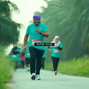 Runner Photo 8433875