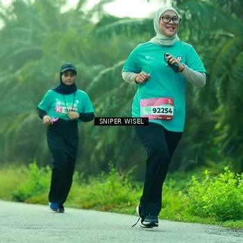 Runner Photo 8435003