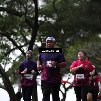 Runner Photo 8436024