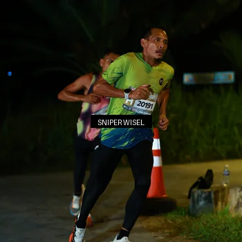 Runner Photo 8439602