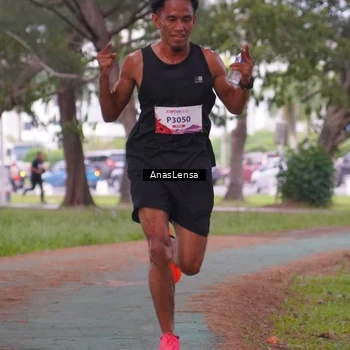 Runner Photo 8439679