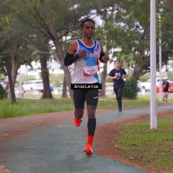 Runner Photo 8439804