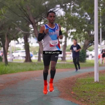 Runner Photo 8439806