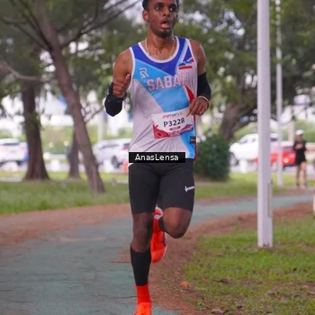 Runner Photo 8439810