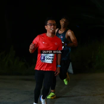 Runner Photo 8439824