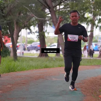 Runner Photo 8440003
