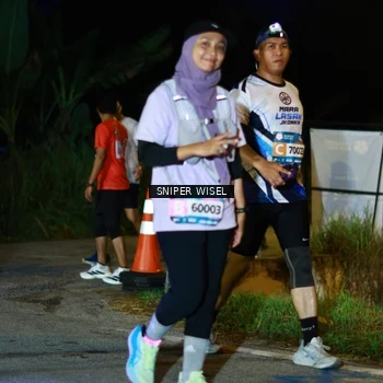 Runner Photo 8440006