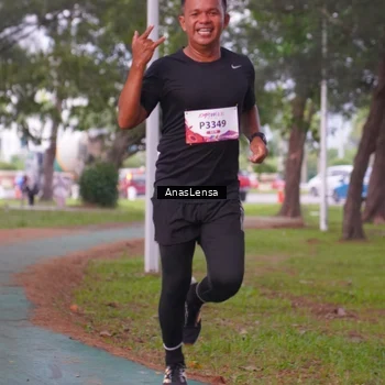 Runner Photo 8440069
