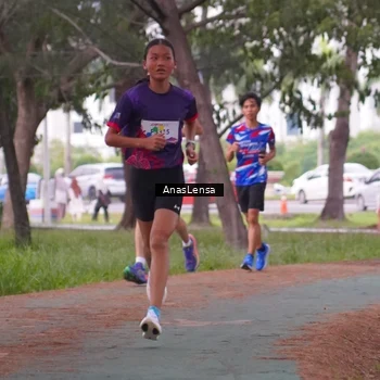 Runner Photo 8440092