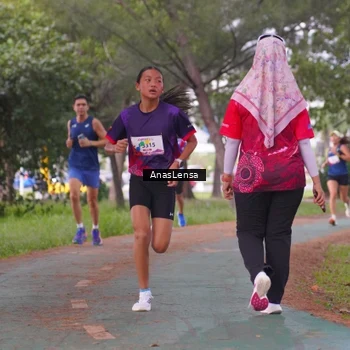 Runner Photo 8440123