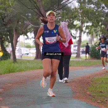 Runner Photo 8440209