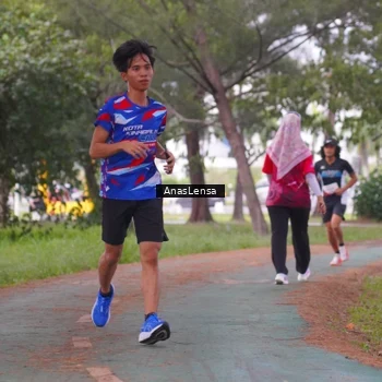 Runner Photo 8440244