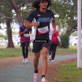 Runner Photo 8440400