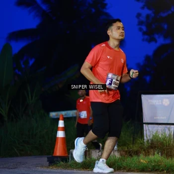 Runner Photo 8440415