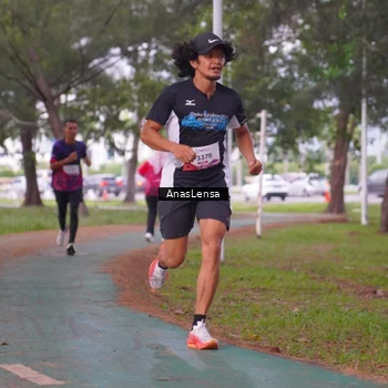 Runner Photo 8440438
