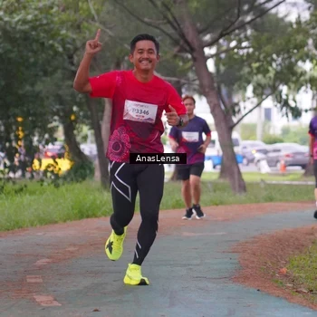 Runner Photo 8442078