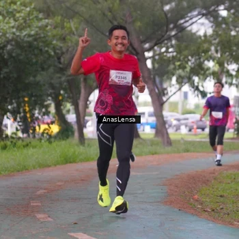 Runner Photo 8442091