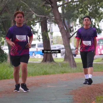 Runner Photo 8442100