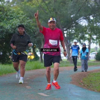 Runner Photo 8442208