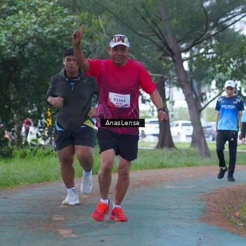 Runner Photo 8442212