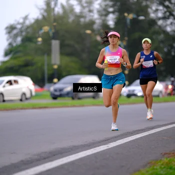 Runner Photo 8442275
