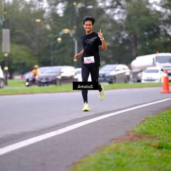 Runner Photo 8442331