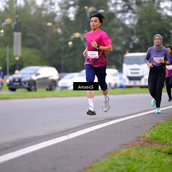 Runner Photo 8442355