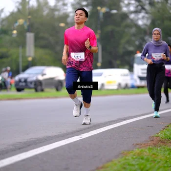 Runner Photo 8442359