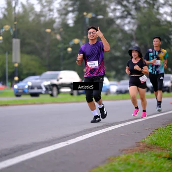 Runner Photo 8442444