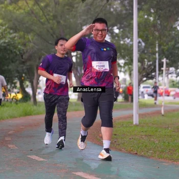 Runner Photo 8442575