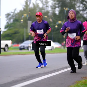Runner Photo 8442800