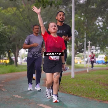 Runner Photo 8443071