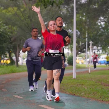 Runner Photo 8443075