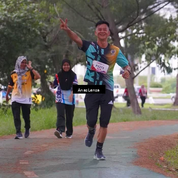 Runner Photo 8443305