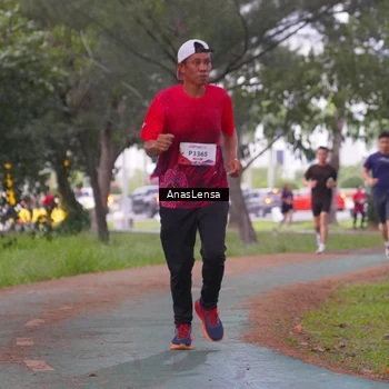 Runner Photo 8443571