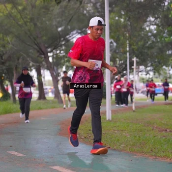Runner Photo 8443594