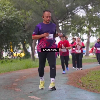 Runner Photo 8443674
