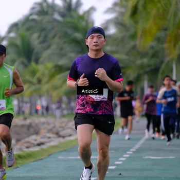 Runner Photo 8443912