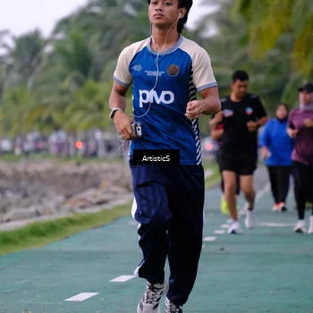 Runner Photo 8443953